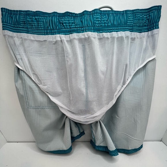 SPYDER MEN'S SWIMSUIT OR WORKOUT SHORTS TURQUOISE, LARGE W/2 POCKTS ON THE SIDE - Picture 10 of 16